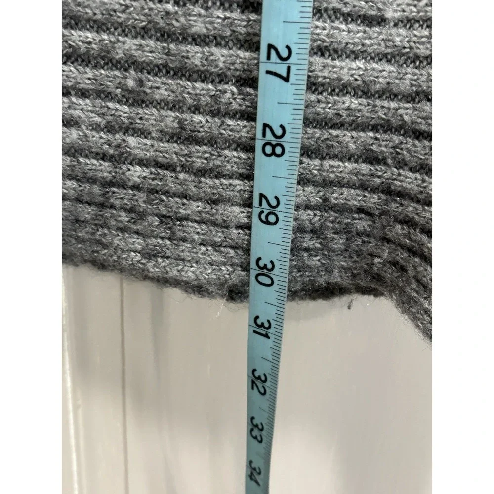 Forever 21 Turtleneck Cable Knit Sweater Gray‎ Sleeveless Sequins Size Small
